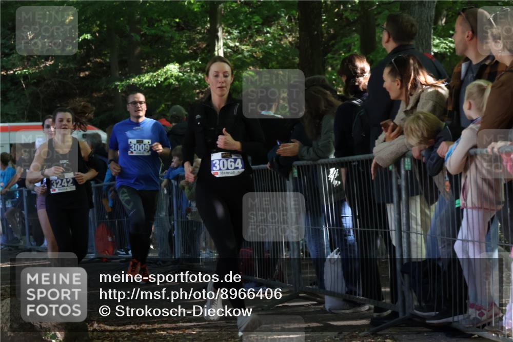 28.09.2025 - 33. Volkslauf durch das schöne Alstertal Strokosch-Dieckow http://msf.ph/oto/8966406 28.09.2025 11:33:24 Ziel 3009, 3064, 3129, 3242 meine-sportfotos.de