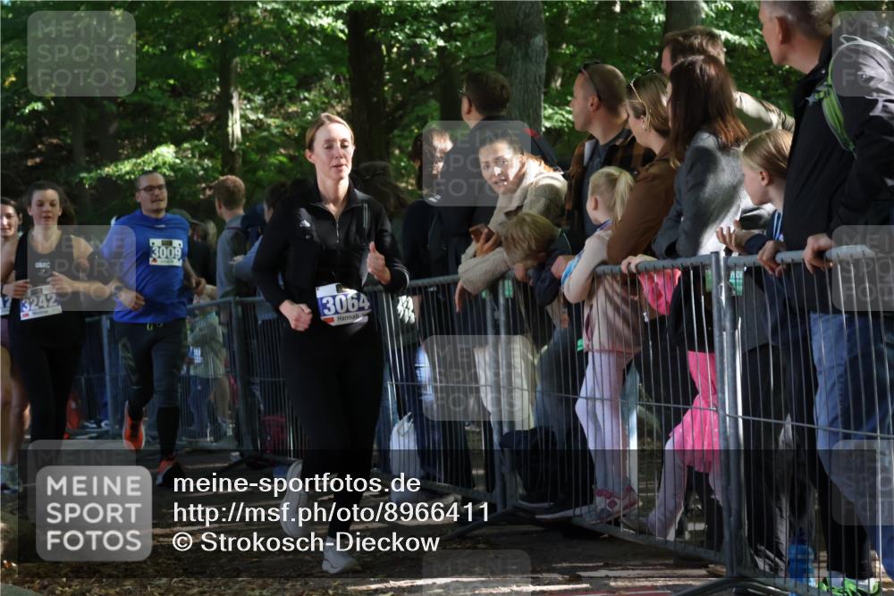 28.09.2025 - 33. Volkslauf durch das schöne Alstertal Strokosch-Dieckow http://msf.ph/oto/8966411 28.09.2025 11:33:25 Ziel 3009, 3064, 3129, 3242 meine-sportfotos.de