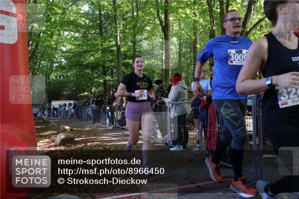28.09.2025 - 33. Volkslauf durch das schöne Alstertal Strokosch-Dieckow http://msf.ph/oto/8966450 28.09.2025 11:33:29 Ziel 3129, 3242 meine-sportfotos.de