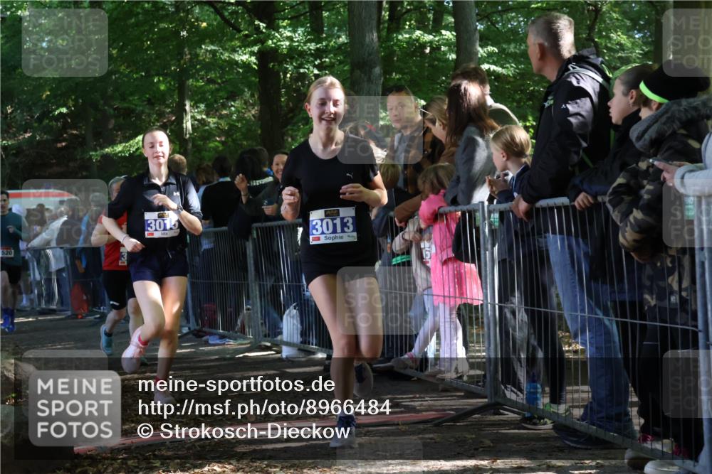 28.09.2025 - 33. Volkslauf durch das schöne Alstertal Strokosch-Dieckow http://msf.ph/oto/8966484 28.09.2025 11:33:42 Ziel 1520, 3004, 3013, 3015, 3103 meine-sportfotos.de
