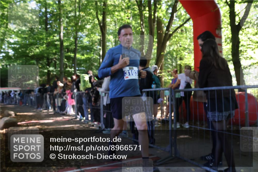 28.09.2025 - 33. Volkslauf durch das schöne Alstertal Strokosch-Dieckow http://msf.ph/oto/8966571 28.09.2025 11:33:52 Ziel  meine-sportfotos.de