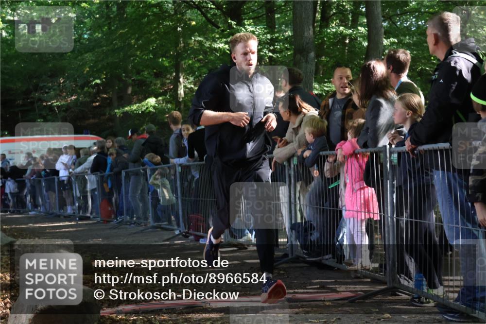 28.09.2025 - 33. Volkslauf durch das schöne Alstertal Strokosch-Dieckow http://msf.ph/oto/8966584 28.09.2025 11:34:05 Ziel 3092, 3397 meine-sportfotos.de