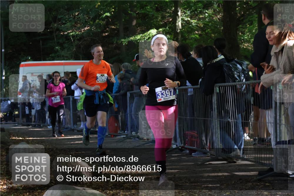 28.09.2025 - 33. Volkslauf durch das schöne Alstertal Strokosch-Dieckow http://msf.ph/oto/8966615 28.09.2025 11:34:10 Ziel 3092, 3379, 3397 meine-sportfotos.de