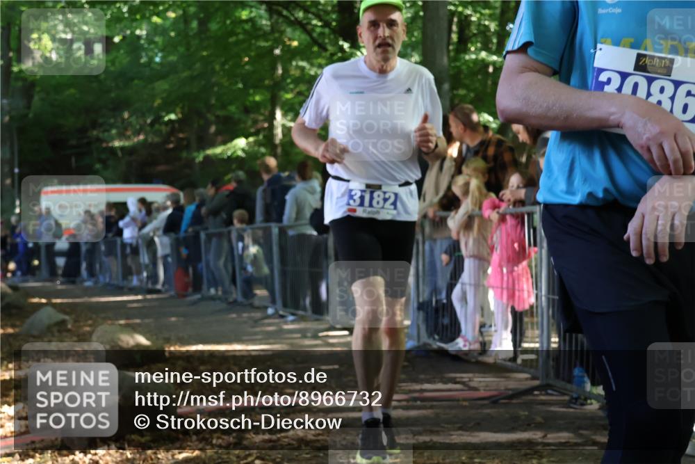 28.09.2025 - 33. Volkslauf durch das schöne Alstertal Strokosch-Dieckow http://msf.ph/oto/8966732 28.09.2025 11:34:30 Ziel 1003, 3086, 3182 meine-sportfotos.de
