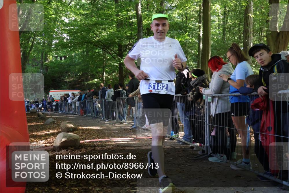 28.09.2025 - 33. Volkslauf durch das schöne Alstertal Strokosch-Dieckow http://msf.ph/oto/8966743 28.09.2025 11:34:31 Ziel 1003, 1831, 3182 meine-sportfotos.de