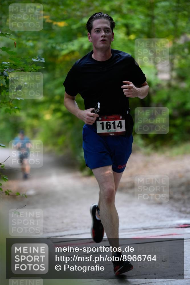 28.09.2025 - 33. Volkslauf durch das schöne Alstertal Patografie http://msf.ph/oto/8966764 28.09.2025 10:10:15 Laufen 1614, 80 meine-sportfotos.de