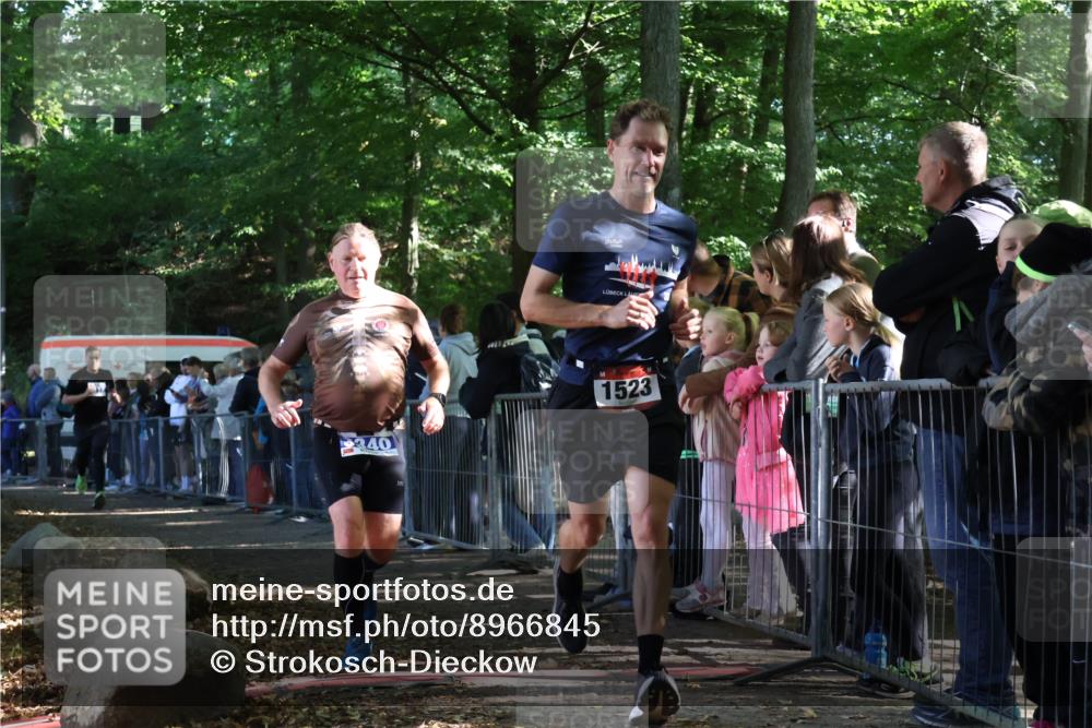 28.09.2025 - 33. Volkslauf durch das schöne Alstertal Strokosch-Dieckow http://msf.ph/oto/8966845 28.09.2025 11:34:49 Ziel 1523, 3112, 3340 meine-sportfotos.de