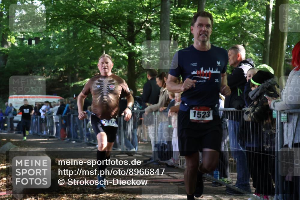 28.09.2025 - 33. Volkslauf durch das schöne Alstertal Strokosch-Dieckow http://msf.ph/oto/8966847 28.09.2025 11:34:50 Ziel 1523, 3112, 3340 meine-sportfotos.de