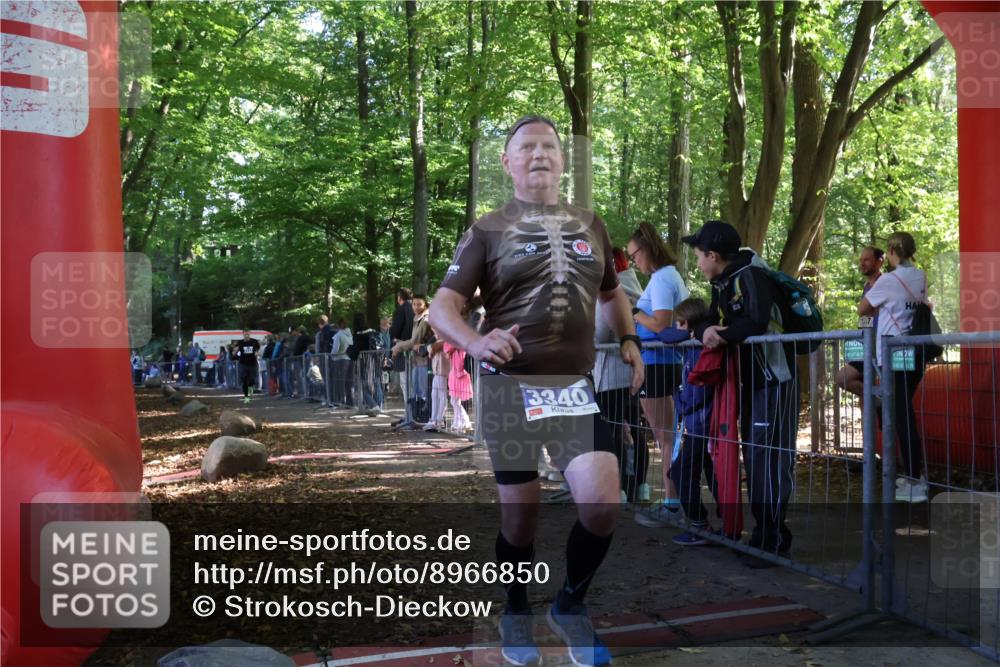 28.09.2025 - 33. Volkslauf durch das schöne Alstertal Strokosch-Dieckow http://msf.ph/oto/8966850 28.09.2025 11:34:51 Ziel 1523, 3112, 3340 meine-sportfotos.de