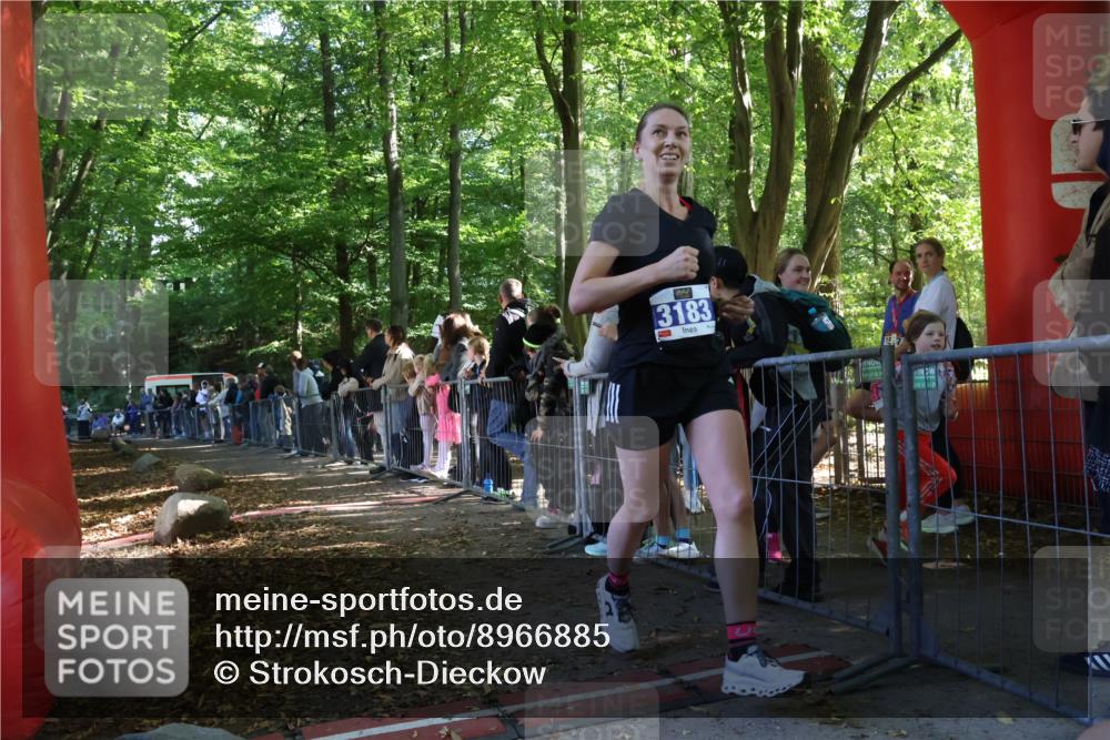 28.09.2025 - 33. Volkslauf durch das schöne Alstertal Strokosch-Dieckow http://msf.ph/oto/8966885 28.09.2025 11:35:35 Ziel  meine-sportfotos.de
