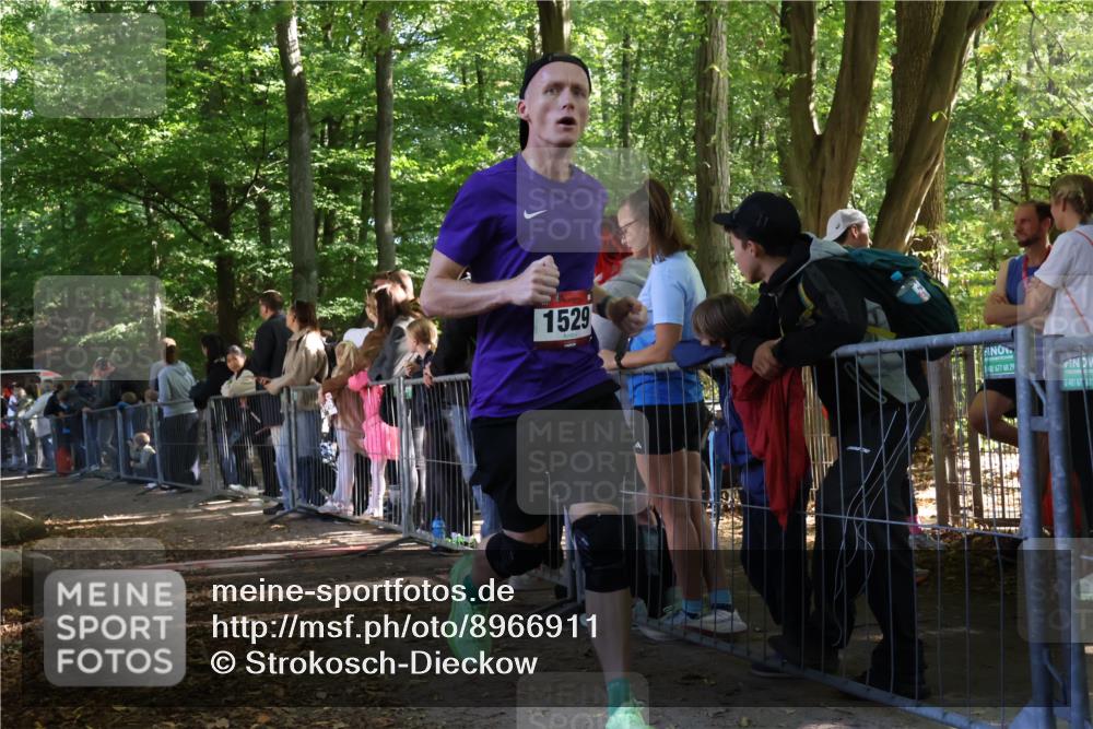 28.09.2025 - 33. Volkslauf durch das schöne Alstertal Strokosch-Dieckow http://msf.ph/oto/8966911 28.09.2025 11:36:02 Ziel 1529, 3102 meine-sportfotos.de