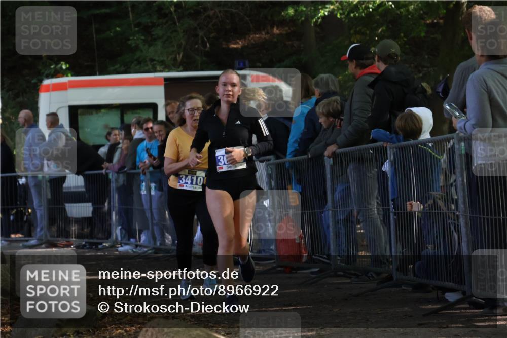 28.09.2025 - 33. Volkslauf durch das schöne Alstertal Strokosch-Dieckow http://msf.ph/oto/8966922 28.09.2025 11:36:21 Ziel 3050, 3410 meine-sportfotos.de