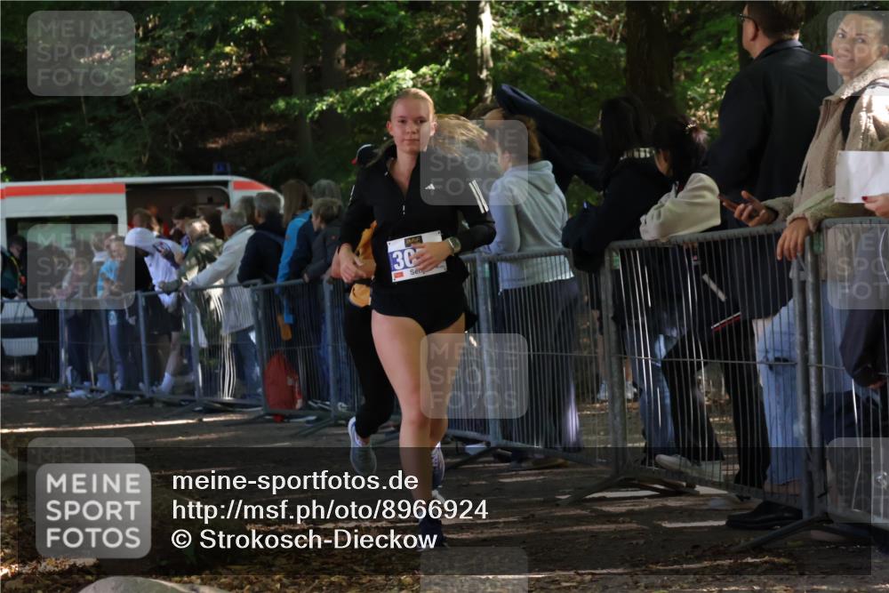 28.09.2025 - 33. Volkslauf durch das schöne Alstertal Strokosch-Dieckow http://msf.ph/oto/8966924 28.09.2025 11:36:23 Ziel 3050, 3410 meine-sportfotos.de