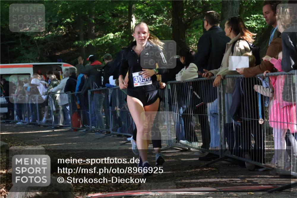 28.09.2025 - 33. Volkslauf durch das schöne Alstertal Strokosch-Dieckow http://msf.ph/oto/8966925 28.09.2025 11:36:24 Ziel 3050, 3410 meine-sportfotos.de