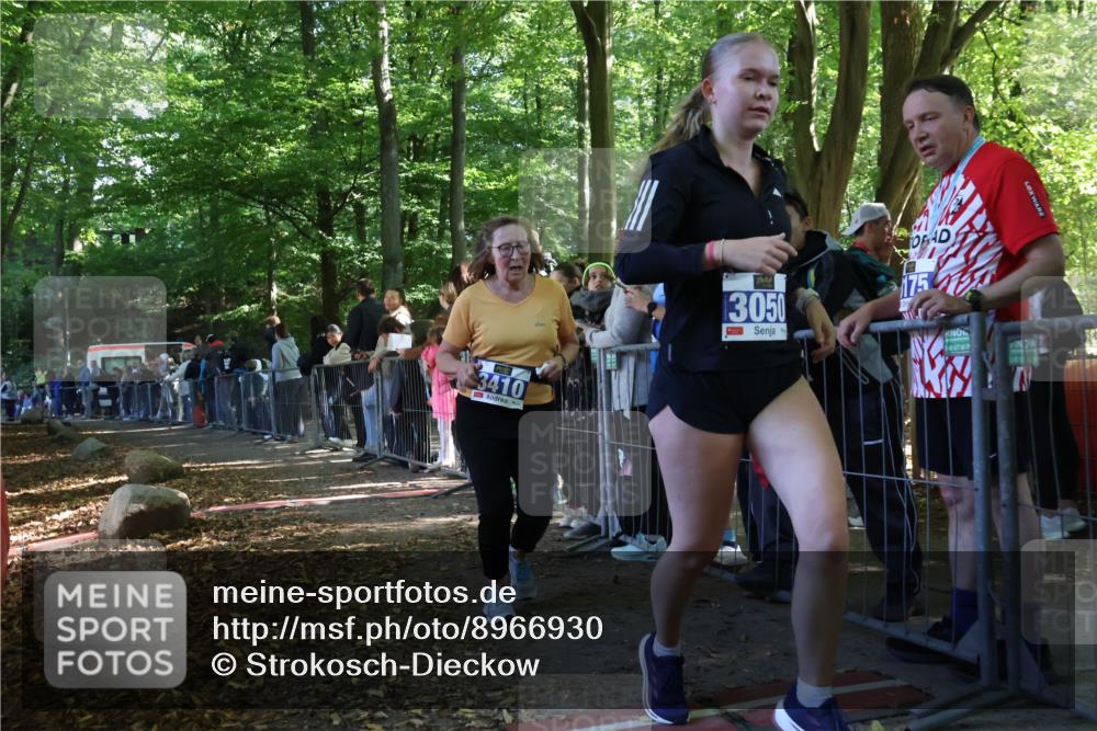28.09.2025 - 33. Volkslauf durch das schöne Alstertal Strokosch-Dieckow http://msf.ph/oto/8966930 28.09.2025 11:36:26 Ziel 3050, 3410 meine-sportfotos.de