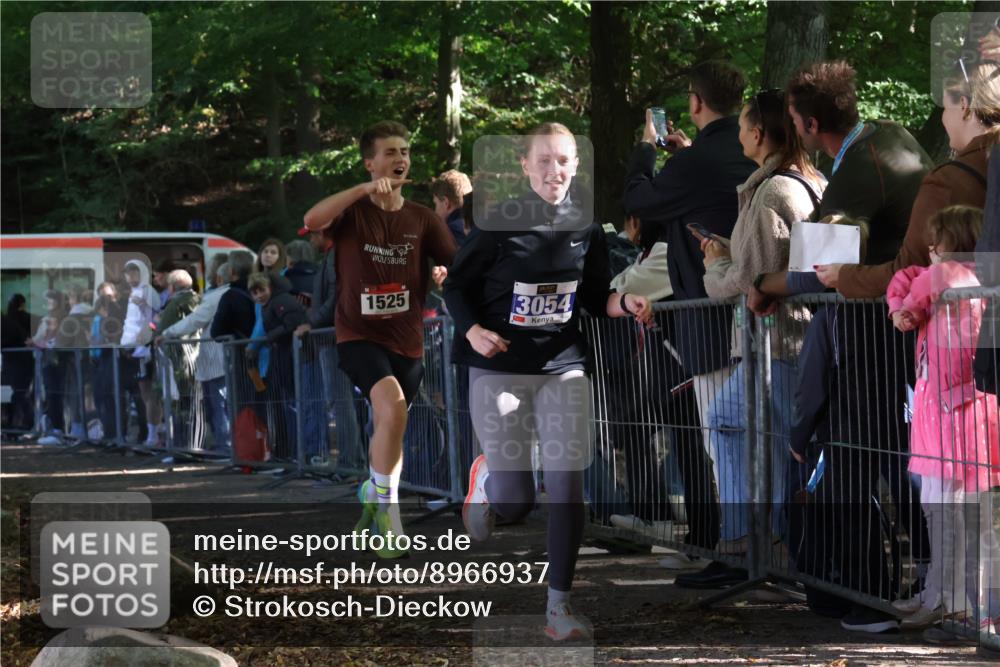 28.09.2025 - 33. Volkslauf durch das schöne Alstertal Strokosch-Dieckow http://msf.ph/oto/8966937 28.09.2025 11:36:40 Ziel 1525, 1846, 3054 meine-sportfotos.de