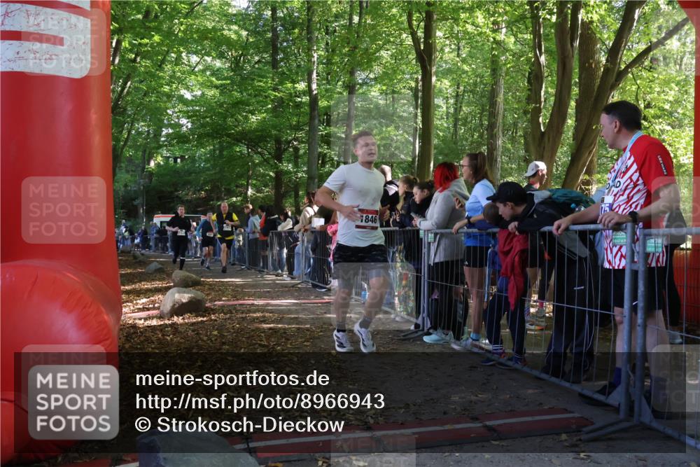 28.09.2025 - 33. Volkslauf durch das schöne Alstertal Strokosch-Dieckow http://msf.ph/oto/8966943 28.09.2025 11:36:49 Ziel 1531, 1846, 3239, 3240 meine-sportfotos.de