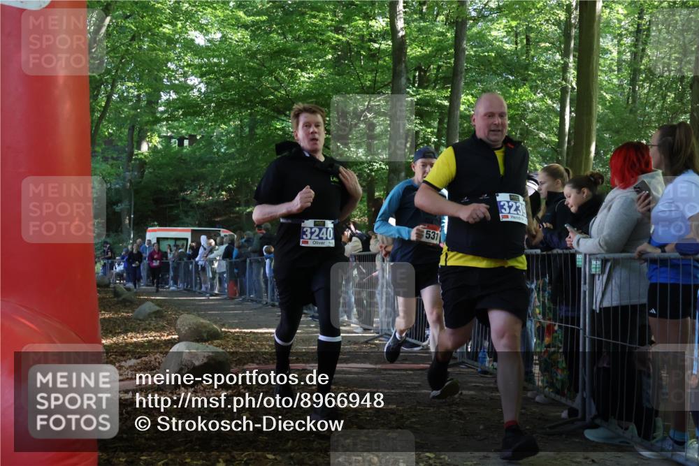 28.09.2025 - 33. Volkslauf durch das schöne Alstertal Strokosch-Dieckow http://msf.ph/oto/8966948 28.09.2025 11:36:52 Ziel 1531, 3235, 3239, 3240, 3338 meine-sportfotos.de
