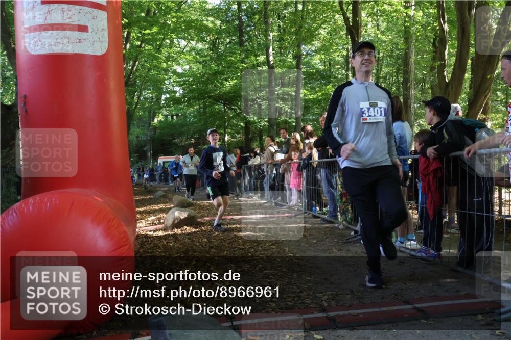 28.09.2025 - 33. Volkslauf durch das schöne Alstertal Strokosch-Dieckow http://msf.ph/oto/8966961 28.09.2025 11:37:06 Ziel 1519, 3008, 3034, 3110, 3401, 3402 meine-sportfotos.de