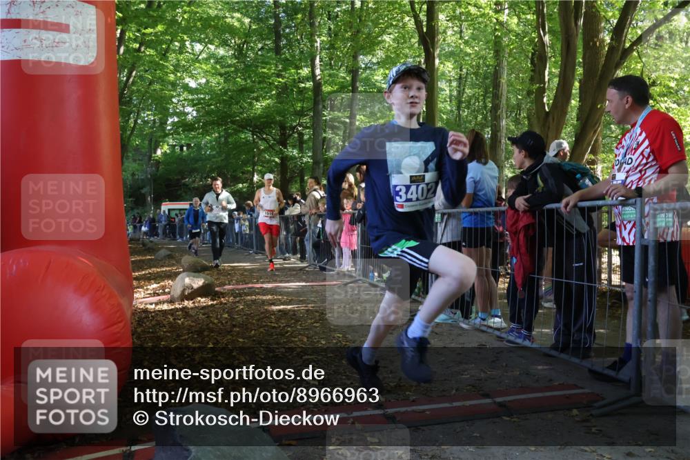 28.09.2025 - 33. Volkslauf durch das schöne Alstertal Strokosch-Dieckow http://msf.ph/oto/8966963 28.09.2025 11:37:07 Ziel 1519, 3008, 3034, 3110, 3401, 3402 meine-sportfotos.de