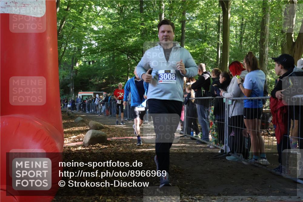 28.09.2025 - 33. Volkslauf durch das schöne Alstertal Strokosch-Dieckow http://msf.ph/oto/8966969 28.09.2025 11:37:10 Ziel 1543, 3008, 3034, 3110 meine-sportfotos.de