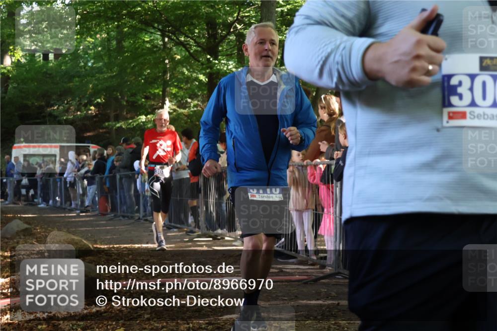 28.09.2025 - 33. Volkslauf durch das schöne Alstertal Strokosch-Dieckow http://msf.ph/oto/8966970 28.09.2025 11:37:10 Ziel 1543, 3008, 3034, 3110 meine-sportfotos.de