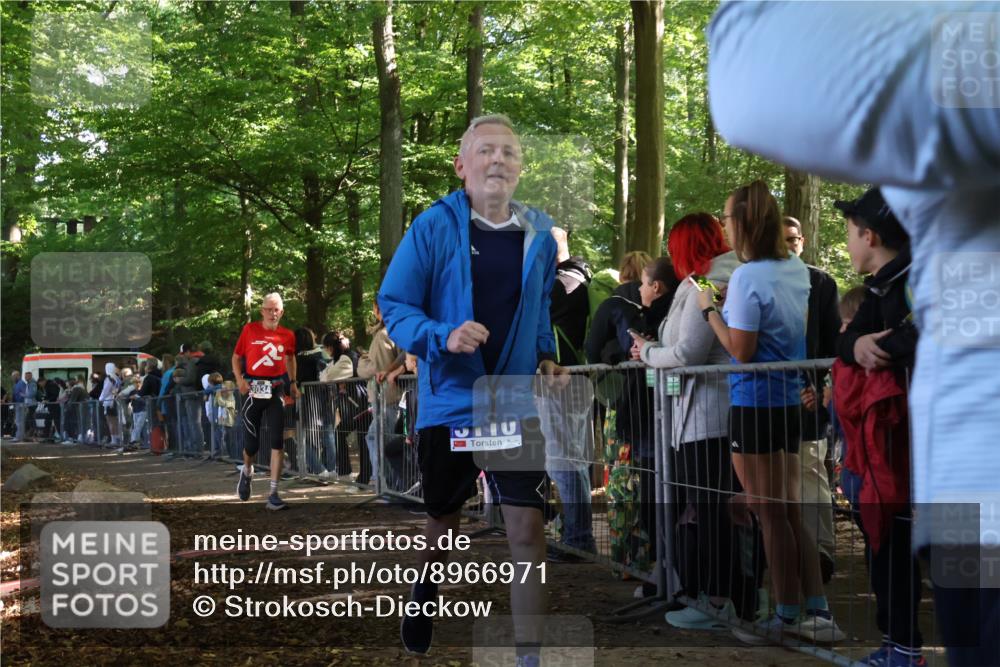 28.09.2025 - 33. Volkslauf durch das schöne Alstertal Strokosch-Dieckow http://msf.ph/oto/8966971 28.09.2025 11:37:10 Ziel 1543, 3008, 3034, 3110 meine-sportfotos.de