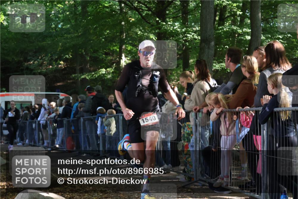 28.09.2025 - 33. Volkslauf durch das schöne Alstertal Strokosch-Dieckow http://msf.ph/oto/8966985 28.09.2025 11:37:23 Ziel 1535, 1540, 3161 meine-sportfotos.de