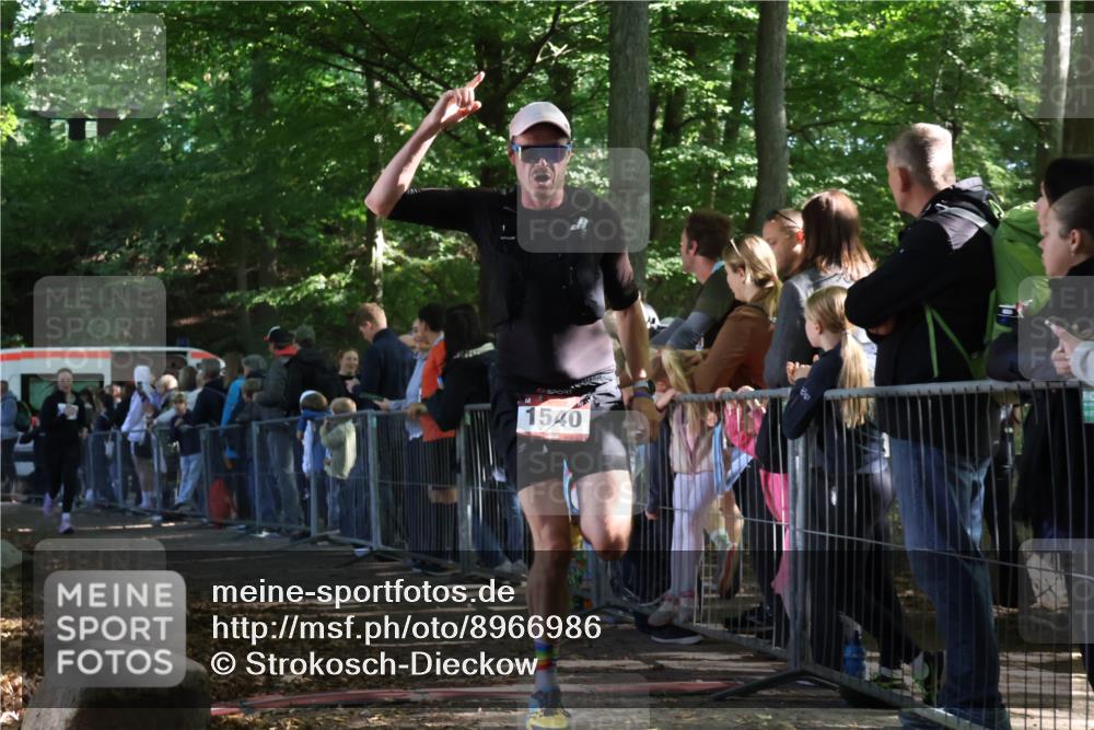 28.09.2025 - 33. Volkslauf durch das schöne Alstertal Strokosch-Dieckow http://msf.ph/oto/8966986 28.09.2025 11:37:24 Ziel 1535, 1540, 3161 meine-sportfotos.de