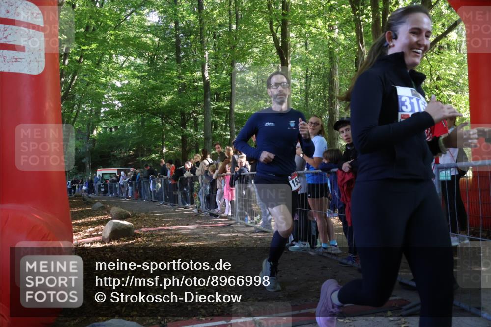 28.09.2025 - 33. Volkslauf durch das schöne Alstertal Strokosch-Dieckow http://msf.ph/oto/8966998 28.09.2025 11:37:32 Ziel 3204 meine-sportfotos.de