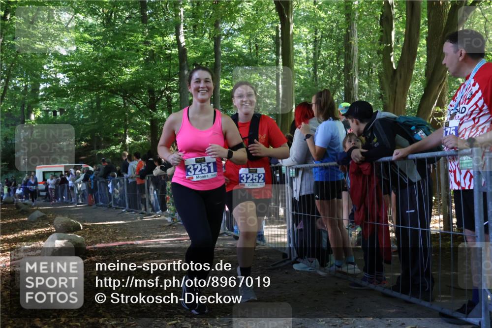 28.09.2025 - 33. Volkslauf durch das schöne Alstertal Strokosch-Dieckow http://msf.ph/oto/8967019 28.09.2025 11:38:00 Ziel 1537, 1627, 1628, 3123, 3130, 3251, 3252 meine-sportfotos.de