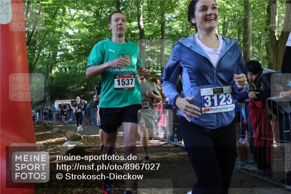 28.09.2025 - 33. Volkslauf durch das schöne Alstertal Strokosch-Dieckow http://msf.ph/oto/8967027 28.09.2025 11:38:09 Ziel 1537, 1627, 1628, 3123, 3130, 3320, 3958 meine-sportfotos.de