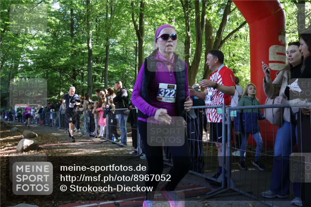 28.09.2025 - 33. Volkslauf durch das schöne Alstertal Strokosch-Dieckow http://msf.ph/oto/8967052 28.09.2025 11:38:24 Ziel 3150, 3214, 3228, 3951 meine-sportfotos.de