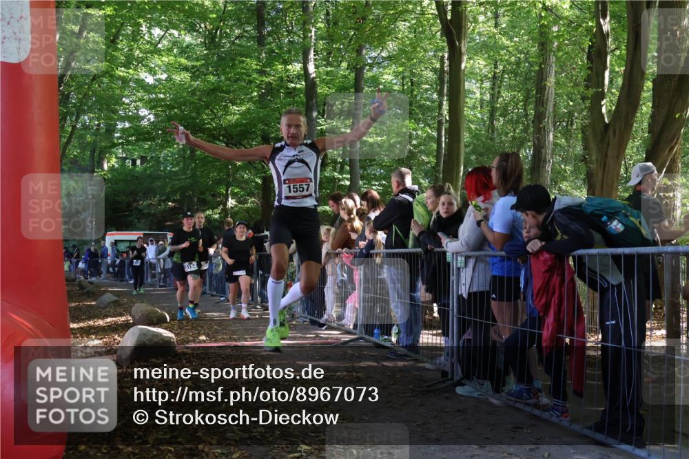 28.09.2025 - 33. Volkslauf durch das schöne Alstertal Strokosch-Dieckow http://msf.ph/oto/8967073 28.09.2025 11:38:37 Ziel 1557, 3120, 3154, 3350, 3952 meine-sportfotos.de