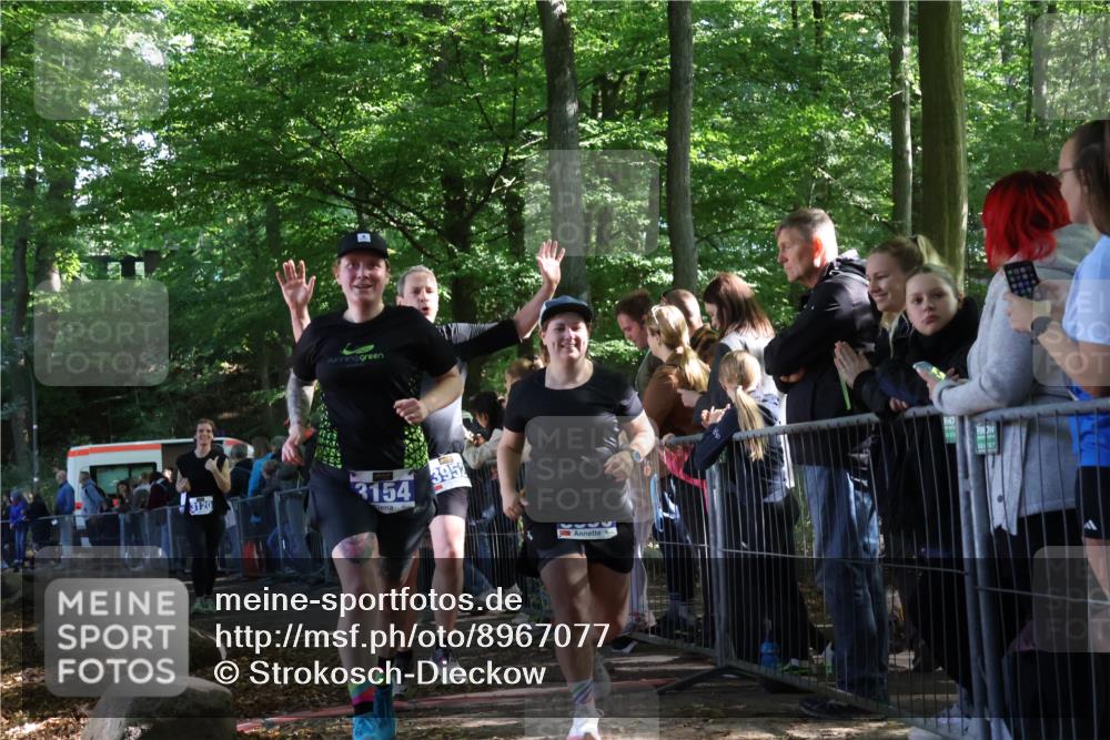 28.09.2025 - 33. Volkslauf durch das schöne Alstertal Strokosch-Dieckow http://msf.ph/oto/8967077 28.09.2025 11:38:39 Ziel 3120, 3154, 3350, 3952 meine-sportfotos.de
