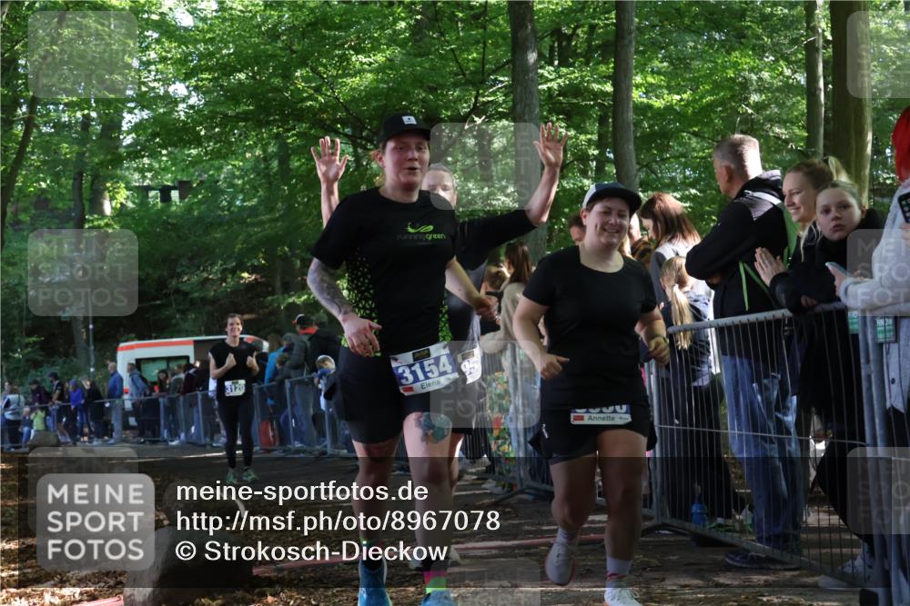 28.09.2025 - 33. Volkslauf durch das schöne Alstertal Strokosch-Dieckow http://msf.ph/oto/8967078 28.09.2025 11:38:39 Ziel 3120, 3154, 3350, 3952 meine-sportfotos.de