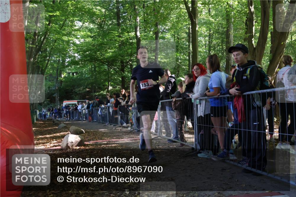 28.09.2025 - 33. Volkslauf durch das schöne Alstertal Strokosch-Dieckow http://msf.ph/oto/8967090 28.09.2025 11:38:55 Ziel 1539, 1549, 3072 meine-sportfotos.de
