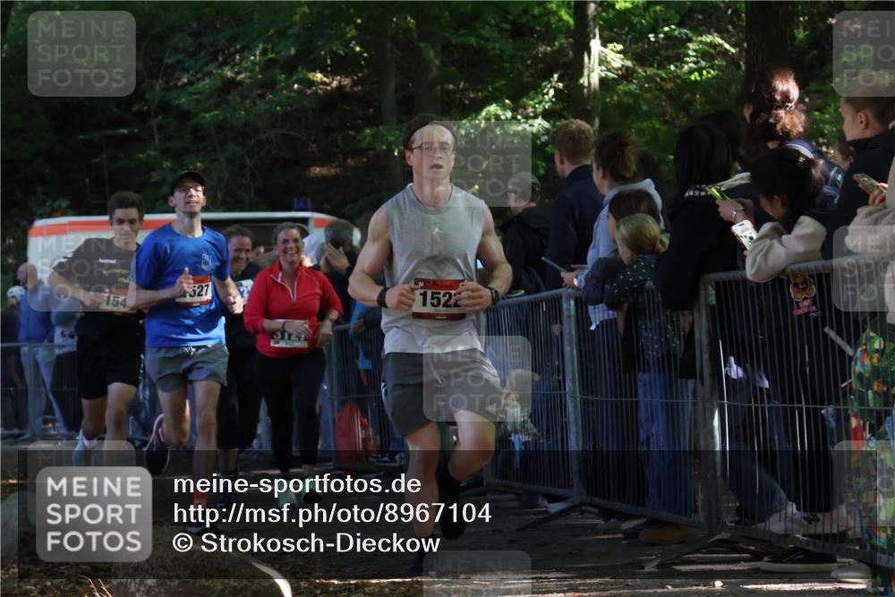 28.09.2025 - 33. Volkslauf durch das schöne Alstertal Strokosch-Dieckow http://msf.ph/oto/8967104 28.09.2025 11:39:16 Ziel 1522, 1527, 1542, 1554, 1768, 3127, 3128 meine-sportfotos.de