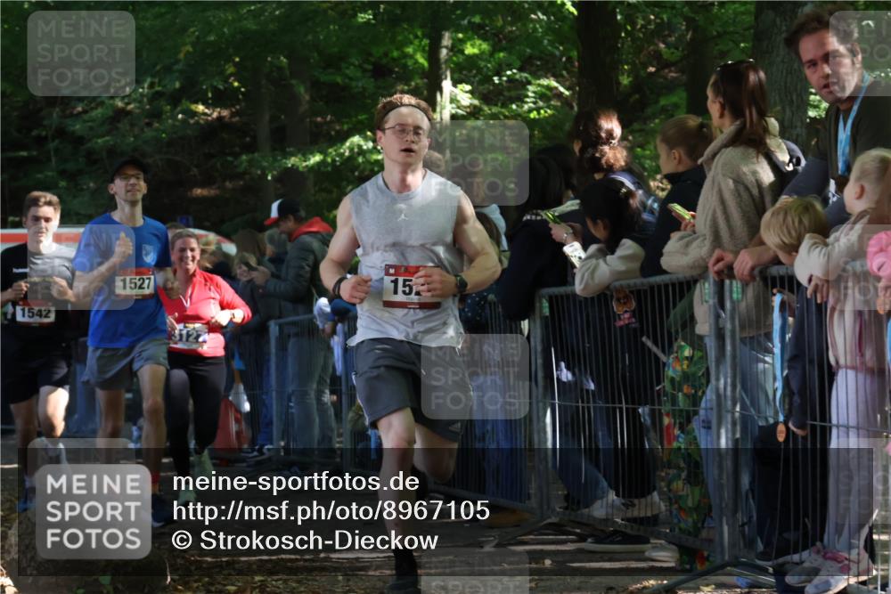 28.09.2025 - 33. Volkslauf durch das schöne Alstertal Strokosch-Dieckow http://msf.ph/oto/8967105 28.09.2025 11:39:17 Ziel 1522, 1527, 1542, 1554, 1768, 3127, 3128 meine-sportfotos.de