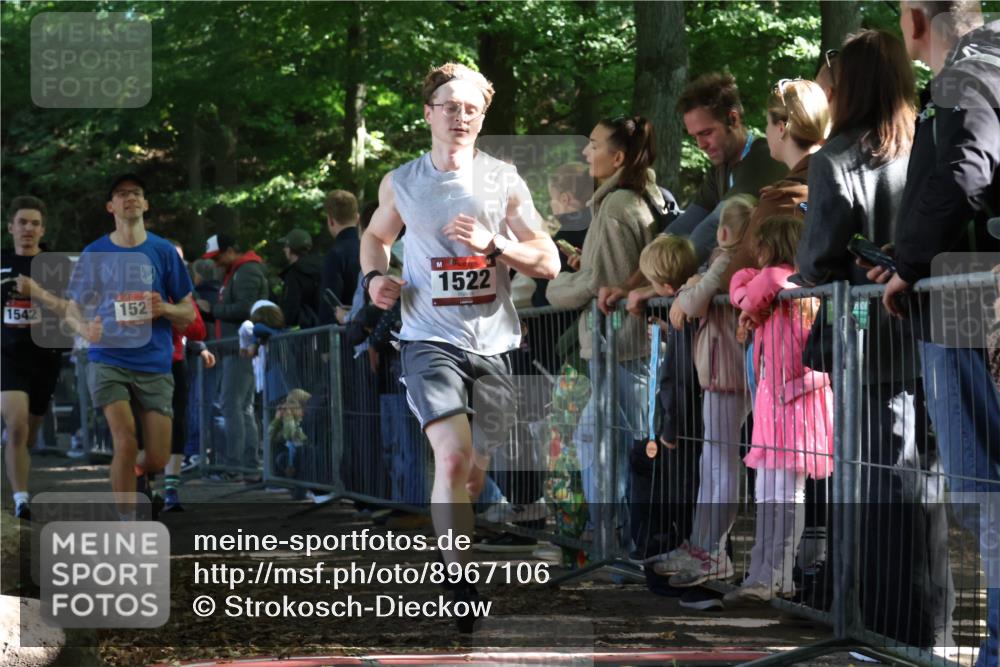 28.09.2025 - 33. Volkslauf durch das schöne Alstertal Strokosch-Dieckow http://msf.ph/oto/8967106 28.09.2025 11:39:17 Ziel 1522, 1527, 1542, 1554, 1768, 3127, 3128 meine-sportfotos.de