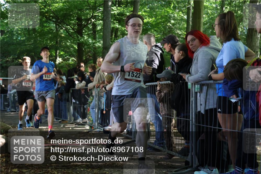 28.09.2025 - 33. Volkslauf durch das schöne Alstertal Strokosch-Dieckow http://msf.ph/oto/8967108 28.09.2025 11:39:18 Ziel 1522, 1527, 1542, 1554, 1768, 3127, 3128 meine-sportfotos.de