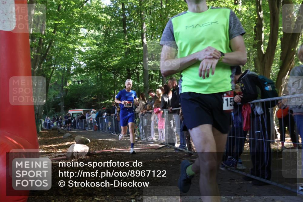 28.09.2025 - 33. Volkslauf durch das schöne Alstertal Strokosch-Dieckow http://msf.ph/oto/8967122 28.09.2025 11:39:24 Ziel 1554, 1768, 3170, 3221 meine-sportfotos.de