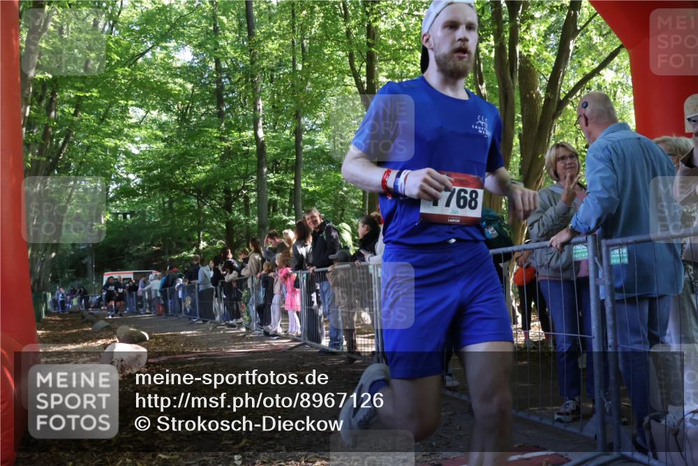 28.09.2025 - 33. Volkslauf durch das schöne Alstertal Strokosch-Dieckow http://msf.ph/oto/8967126 28.09.2025 11:39:26 Ziel 1768, 3170, 3221 meine-sportfotos.de