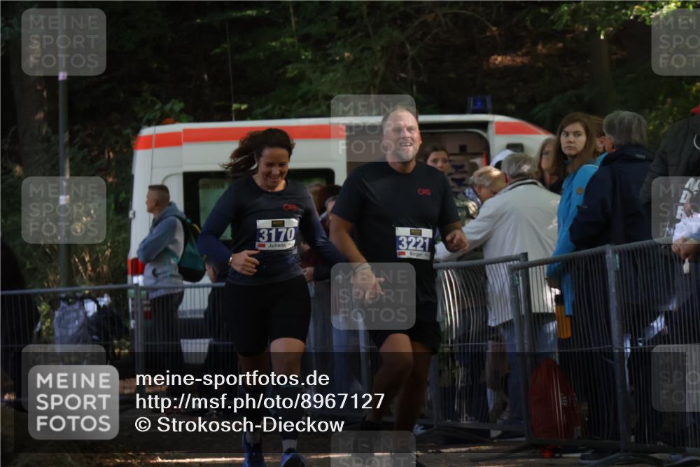 28.09.2025 - 33. Volkslauf durch das schöne Alstertal Strokosch-Dieckow http://msf.ph/oto/8967127 28.09.2025 11:39:27 Ziel 3170, 3221 meine-sportfotos.de