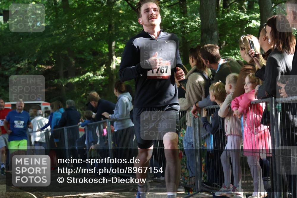 28.09.2025 - 33. Volkslauf durch das schöne Alstertal Strokosch-Dieckow http://msf.ph/oto/8967154 28.09.2025 11:40:00 Ziel 1550, 1767, 3146, 3277, 3399 meine-sportfotos.de