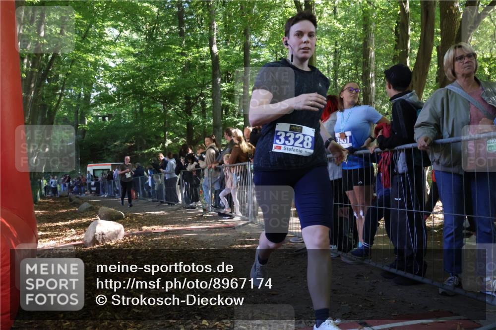 28.09.2025 - 33. Volkslauf durch das schöne Alstertal Strokosch-Dieckow http://msf.ph/oto/8967174 28.09.2025 11:40:22 Ziel 1005, 3090, 3328 meine-sportfotos.de