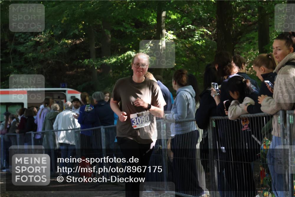 28.09.2025 - 33. Volkslauf durch das schöne Alstertal Strokosch-Dieckow http://msf.ph/oto/8967175 28.09.2025 11:40:24 Ziel 1005, 3090 meine-sportfotos.de