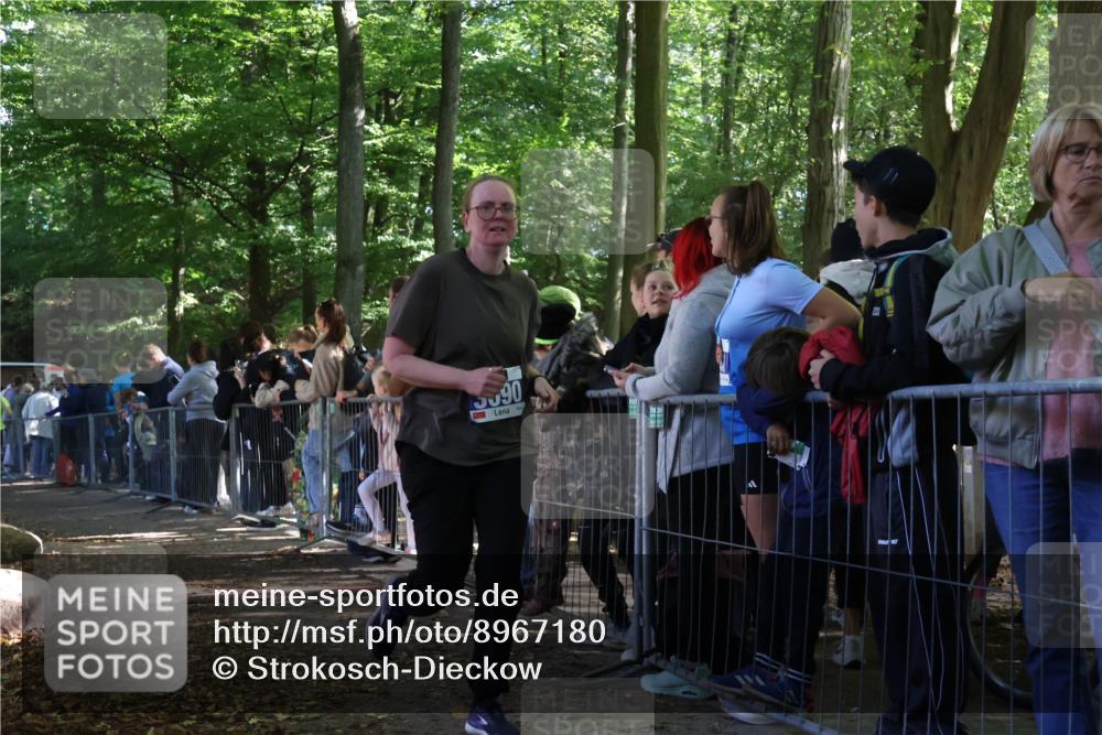 28.09.2025 - 33. Volkslauf durch das schöne Alstertal Strokosch-Dieckow http://msf.ph/oto/8967180 28.09.2025 11:40:27 Ziel 1005, 3090 meine-sportfotos.de