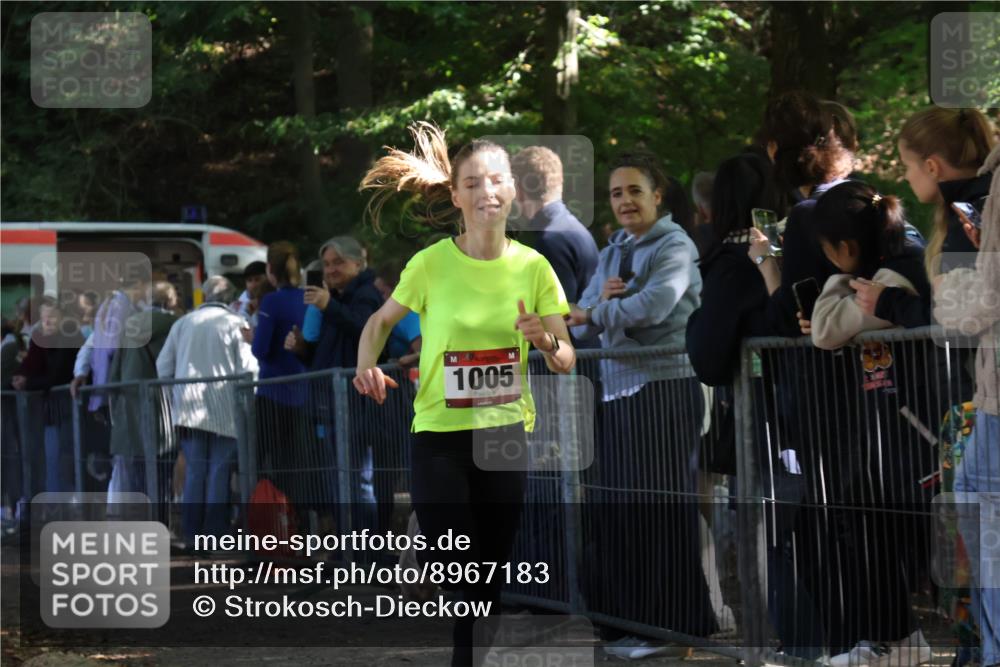 28.09.2025 - 33. Volkslauf durch das schöne Alstertal Strokosch-Dieckow http://msf.ph/oto/8967183 28.09.2025 11:40:29 Ziel 1005 meine-sportfotos.de