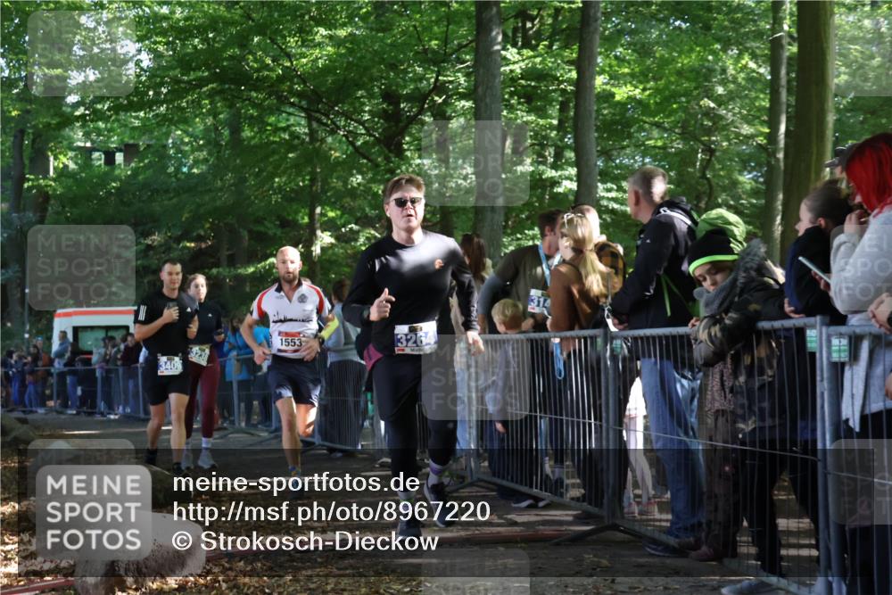 28.09.2025 - 33. Volkslauf durch das schöne Alstertal Strokosch-Dieckow http://msf.ph/oto/8967220 28.09.2025 11:40:44 Ziel 1553, 3238, 3264, 3409 meine-sportfotos.de